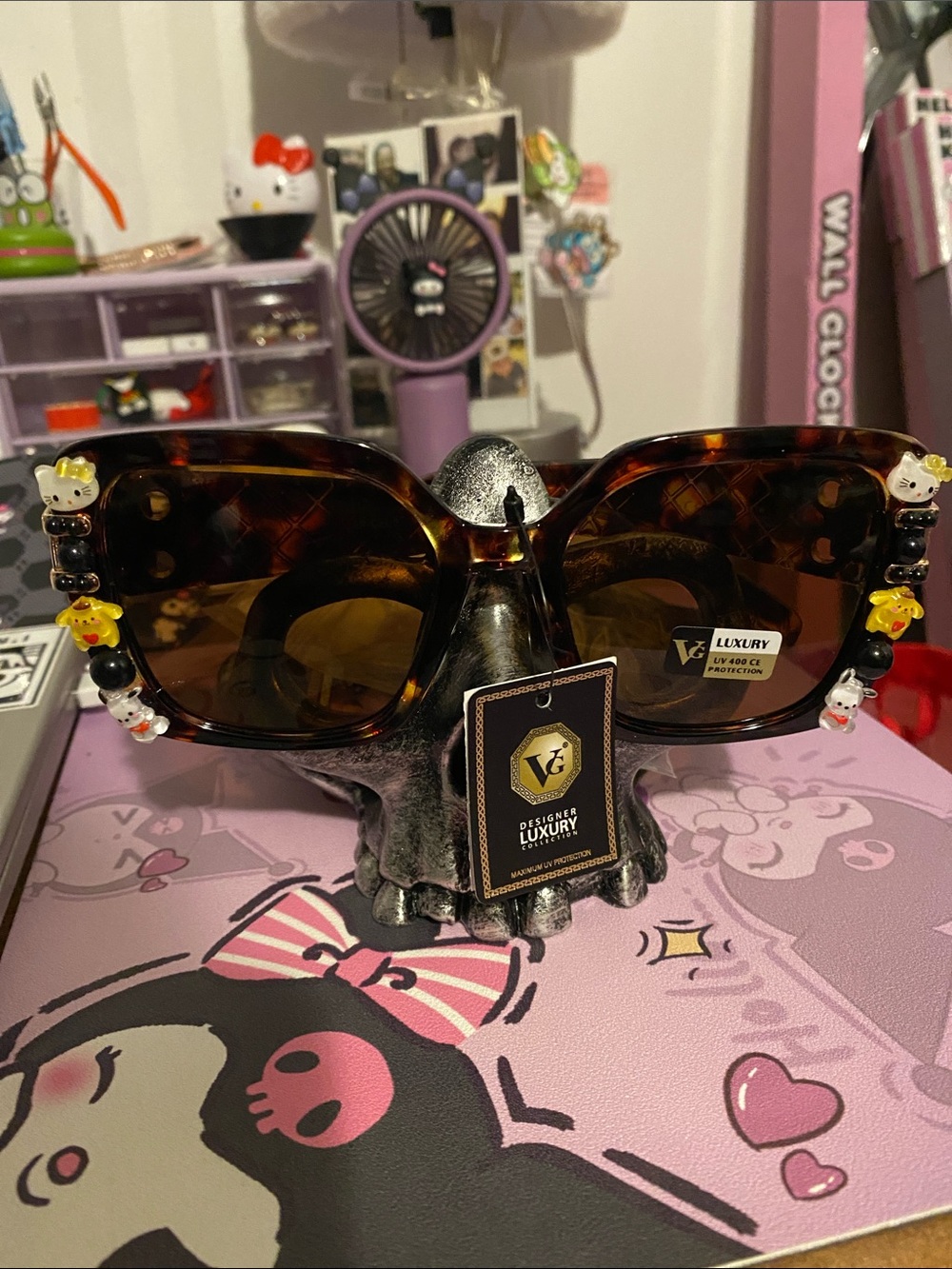 NWT Tortoiseshell Sunglasses with Cute Character Accents 🖤🖤
